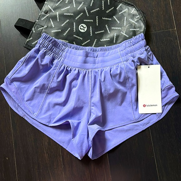 LULULEMON HOTTY HOT LR SHORTS 2.5” SHORTS IN DARK LAVENDER SZ 10 NWT - Picture 3 of 16